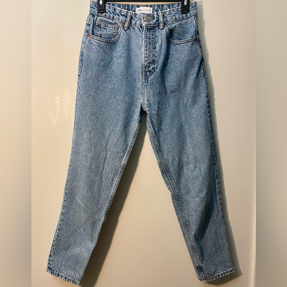 Zara Women’s High Rise Mom Retro Light Wash Jeans